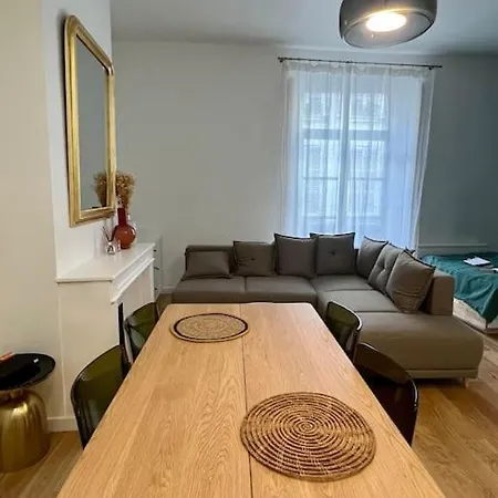 Cozy In Center
