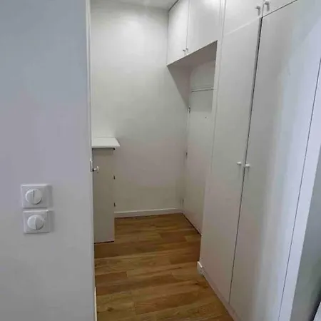 Cozy In Center Apartment *